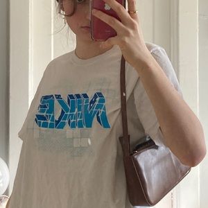 Nike spellout graphic tee